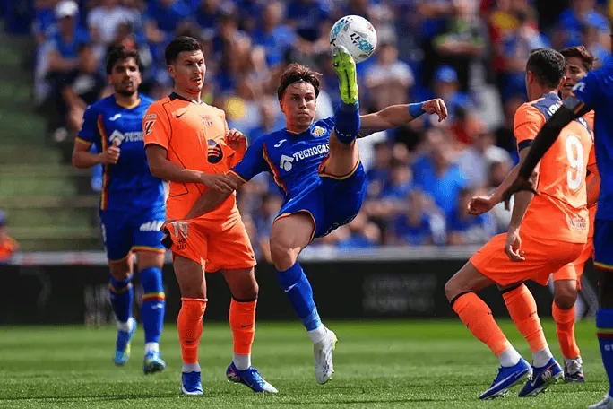 多多28下载-巴尔德吉本场数据：1次射门0射正，0成功过人，1次关键传球